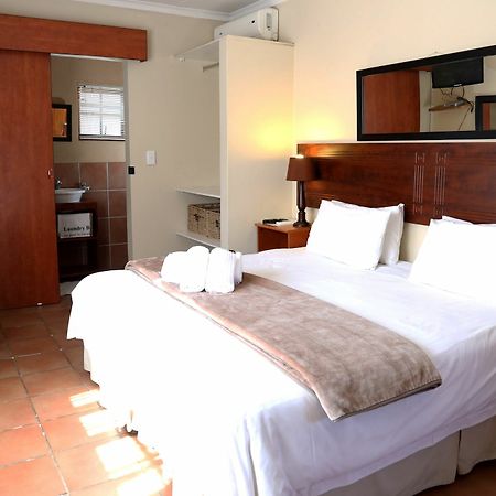 Morulana Guest House Kempton Park Kültér fotó
